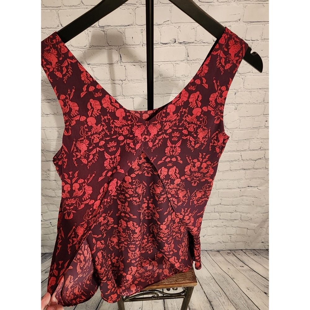 CABI Women's‎ Sleeveless Blouse Sz Small Maroon/red Cameo Print Split Back - Picture 5 of 6
